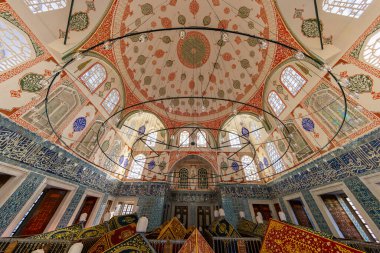 İstanbul, Türkiye, 08 Kasım 2024: Uyku sultanlarının mezarları, Hatice Turhan Valide Sultan Mezarı, Sultan IV. Mehmet, II Mustafa, III. Ahmet, I Mahmut, III. Osman, V Murat, Eminonu.