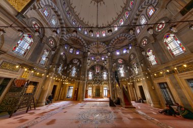 Laleli Camii 'nin de bir lale camisi vardı. Dışarıdan ateş edilmiş. De ki: O, inananlar için doğru yolu gösteren bir kılavuzdur. Osmanlı