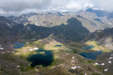 Ispir Yedigoller, Türkiye 'nin el değmemiş coğrafyalarından biri olan Ovit Dağı' nın güney yamaçları, volkanik gölleriyle keşfedilmesi gereken bir bölge. Erzurum, Türkiye.