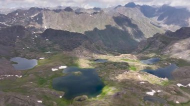 Ispir Yedigoller, Türkiye 'nin el değmemiş coğrafyalarından biri olan Ovit Dağı' nın güney yamaçları, volkanik gölleriyle keşfedilmesi gereken bir bölge. Erzurum, Türkiye.