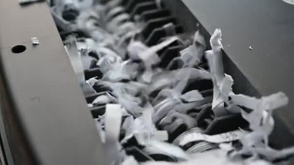 Widok Bliska Biurowe Zęby Niszczarki Papieru Wysokiej Jakości Materiał Filmowy — Wideo stockowe