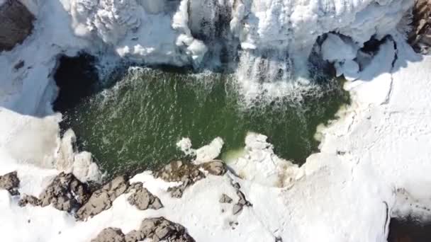 Drone Vista Sioux Falls Park Con Nieve Hielo Cubriendo Cascada — Vídeo de stock