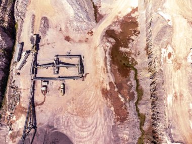 Güney Dakota, Sioux Falls 'ta bir kuvarsit taş ocağının açık çukur manzarası. Yüksek kalite fotoğraf