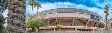 Phoenix, Arizona, ABD - 3.23.2024: Arizona Eyalet Üniversitesi Çöl Finans Arenası panoramik görünümü. Yüksek kalite fotoğraf
