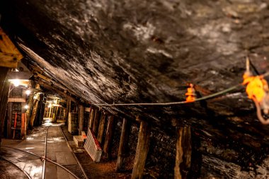 McDade Park 'taki Lackawanna Kömür Madeni Turu' nda karanlık maden kuyusu. Yüksek kalite fotoğraf