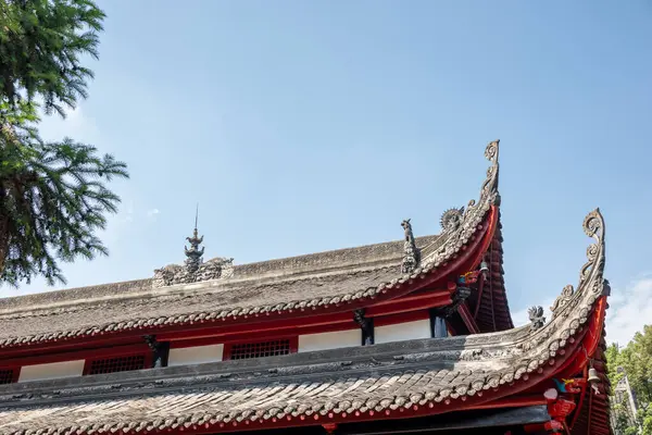 Toit Traditionnel Chinois Contre Ciel Bleu Clair Monastère Wenshu Chengdu — Photo