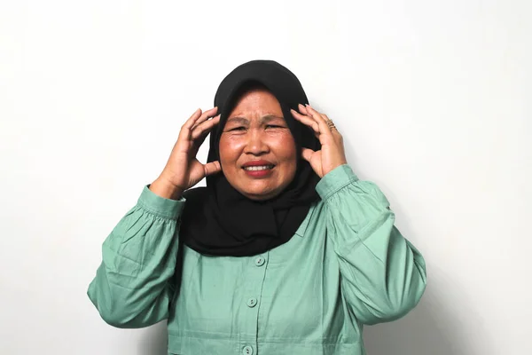 Asiatische Frauen Mittleren Alters Die Einen Schwarzen Hijab Tragen Und — Stockfoto
