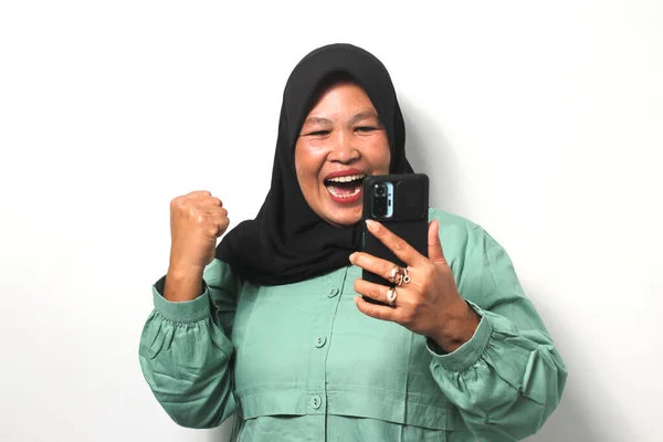 Mulheres Asiáticas Meia Idade Excitadas Vestindo Hijab Preto Vestidas Com — Fotografia de Stock