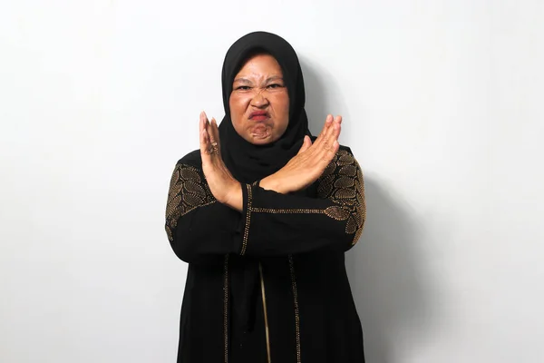 Angry Middle Aged Asian Women Wearing Black Hijab Abaya Croisé — Photo
