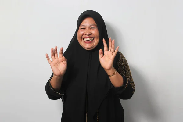 Divertidas Mujeres Asiáticas Mediana Edad Que Usan Hijab Negro Abaya —  Fotos de Stock