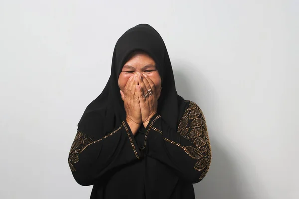 Lustige Asiatische Frauen Mittleren Alters Tragen Schwarzen Hijab Und Abaya — Stockfoto