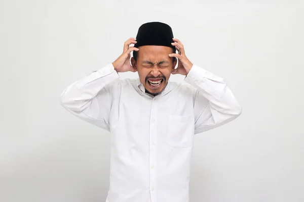 Egy Dühös Fiatal Indonéz Férfi Aki Songkokat Peciket Vagy Kopiah — Stock Fotó