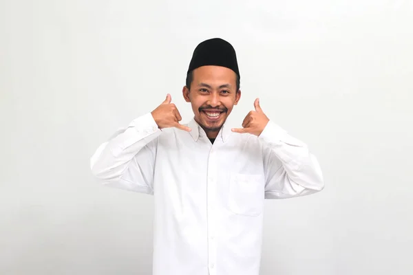 Emocionado Joven Indonesio Vestido Con Una Canción Peci Kopiah Hace —  Fotos de Stock