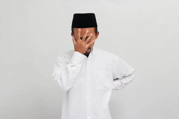 Joven Indonesio Avergonzado Avergonzado Llevando Una Canción Peci Kopiah Limosnas —  Fotos de Stock