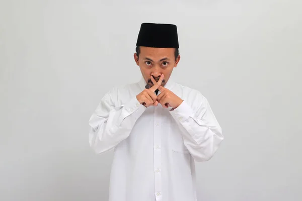 Súlyos Fiatal Indonéz Férfi Visel Songkok Peci Vagy Kopiah Tesz — Stock Fotó