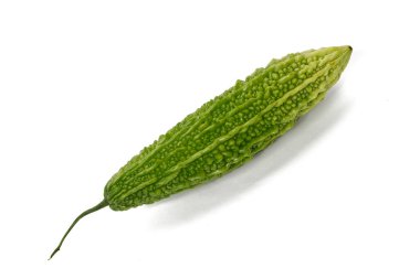 Lezzetli bir yemek için taze kavun (Momordica charantia) hazır. Beyaz arkaplanda izole.