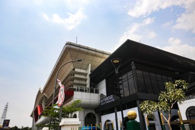 Bandung, Batı Java, Endonezya - Ekim 04, 2024: Padalarang Yüksek Hızlı Tren İstasyonu manzarası, Jakarta-Bandung Yüksek Hız Demiryolu hizmet veren istasyonlardan biridir.