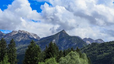Golling an der Salzach, Avusturya. Avusturya boyunca seyahat ve Tennen Dağları 'nın muhteşem manzarası.
