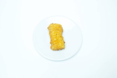 Et, mayonez ve ekmek kırıntılarıyla dolu risol mayonezi.