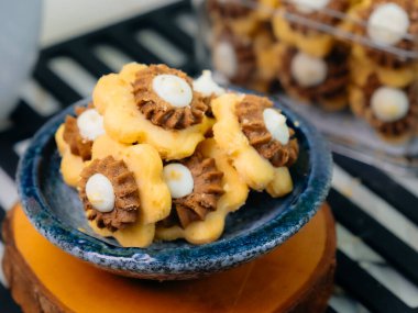 şekerli tatlı çikolata ile