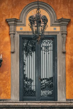 Eski kapı ve eski kapı