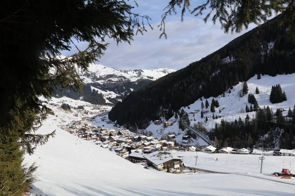Πανοραμική Χειμερινή Σκηνή Του Βουνού Σκι Χωριό Lanersbach Απλώνεται Στην — Φωτογραφία Αρχείου