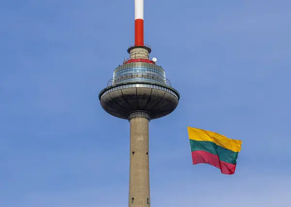 Yeni televizyon kulesinde Litvanya bayrağı