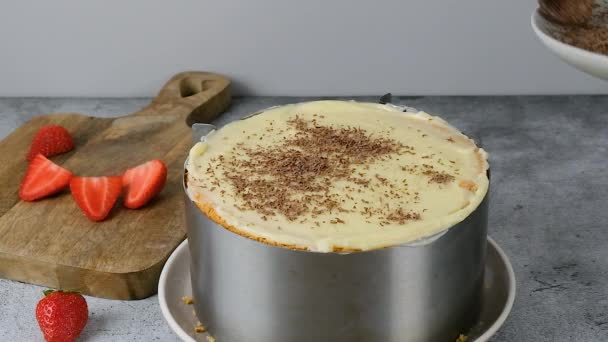Pastaya Çikolata Serp Yüksek Kaliteli Fullhd Görüntüler — Stok video