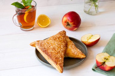 Elmalı puf. Elmalı gevrekle ev yapımı kahvaltı. Yüksek kalite fotoğraf