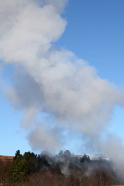 Turistler Reykjavik, İzlanda 'nın hemen dışındaki bir devlet parkındaki kaplıcaları geziyorlardı..