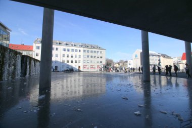 Reykjavik İzlanda 'nın binaları ve renkleri. Bu harika şehir ve ülkede görülecek çok şey var. Turistler ve turistler için harika bir yer..