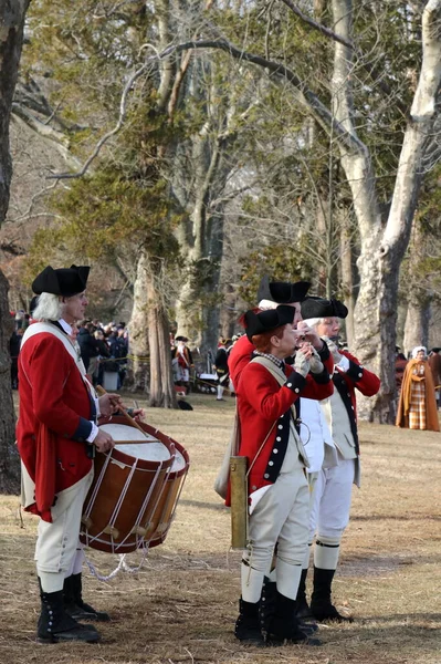 Washington ve birliklerinin Delaware Nehri 'ni geçişlerinin tarihi yeniden canlandırması. Bu aslında 25 Aralık 1776 'da gerçekleşti..
