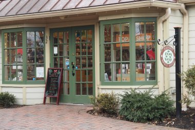 Seyyar satıcılar köyü Buckingham yakınlarındaki popüler bir alışveriş merkezidir. Bucks County 'deki Lahaska köyünde..