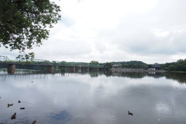 Yeni Umut, PA turistlerin ilgisini çeken bir kasaba olarak bilinir. Sık sık gidilecek bir sürü dükkan ve restoran var. Ayrıca görülecek çok farklı yerler de var..