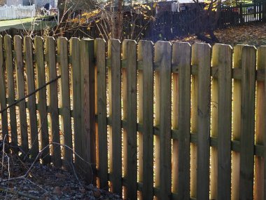Çitler, malların güvenliği ve korunması için olduğu kadar güvenlik için de kullanılır..
