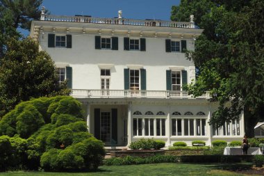 Eski malikane artık etkinlikler ve partiler için kullanılıyor. Philadelphia 'daki Delaware Nehri' nin orada..