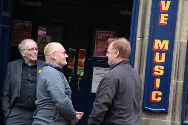 İnsanlar dışarıdayken ve çeşitli aktiviteler yaparken görülecek çok şey var..