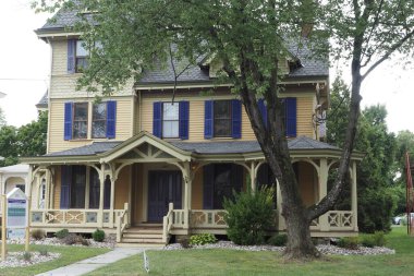 Burası New Jersey 'de turistler arasında popüler olan küçük ve antika bir kasaba..