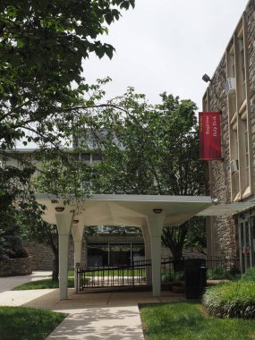 Glenside 'daki Arcadia Üniversitesi' nin kampüsü, arazisi, reklam binaları..