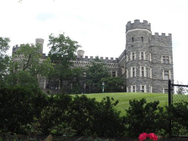 Glenside 'daki Arcadia Üniversitesi' nin kampüsü, bahçesi ve binaları.