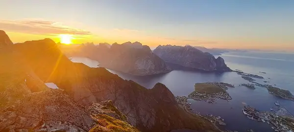 Reinebringen, Lofoten, Norveç panoramik hava manzarası