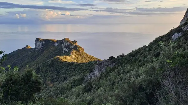 Salerno yakınlarındaki sahil manzarası çok güzel.