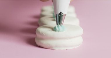 Üst düzey Fransız şekerleme konsepti. RAW 'da bir sinema kamerasında çekildi..