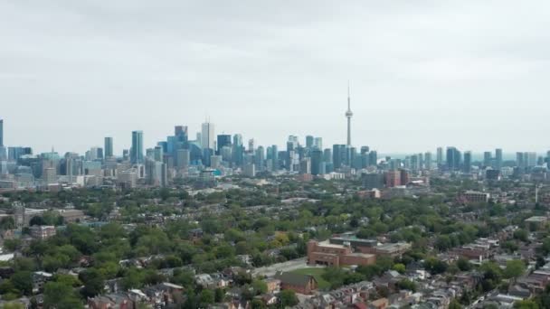 Aerial Establishing Tiro Bairro Toronto Durante Verão Filmagem Cinematográfica — Vídeo de Stock