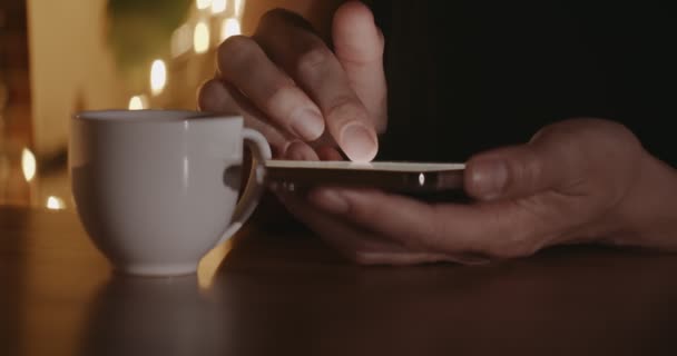 Detailní Záběr Prstu Obrazovce Mobilního Telefonu Snímek Raw Kameře — Stock video