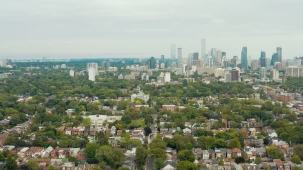 Büyük Bir Metropolitan Şehrindeki Yerleşim Alanlarının Havadan Çekim Görüntüleri Sinematik — Stok video