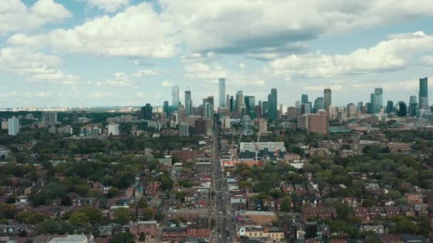 Légi Felvétel Lakóövezetekről Egy Nagyvárosban Filmfelvétel — Stock videók
