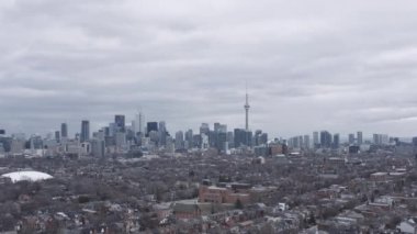 Toronto, Ontario 'nun 4K Havacılık Kuruluşu Çekimi. Tüm logolar ve işaretler kaldırıldı.