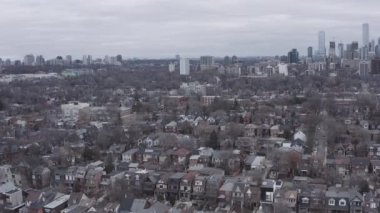 Toronto, Ontario 'da 4K Havacılık Kuruluşu. Tüm logolar ve işaretler kaldırıldı.