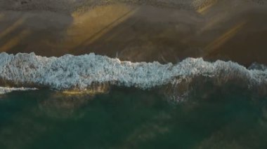 Porto Riko 'nun kıyı manzarası. Sinematik 4K görüntüleri.